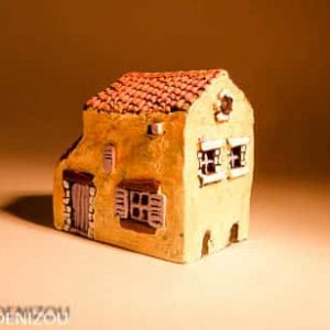 Mini Maison-lucarne en Plâtre pour santons puces (2cm)
