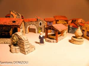 Santon Decor Puce Village