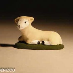 santon de Mouton couché pour 4 cm