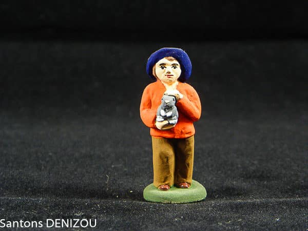 Petit garçon au lapin 7cm