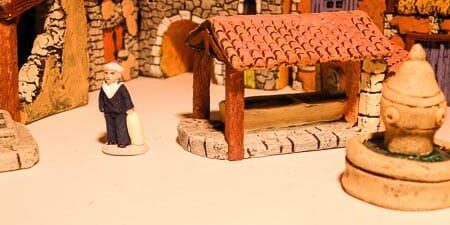 Santon Decor Puce Village