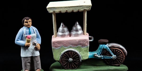 Santon de 4 cm de glacier pour crèche de Noël