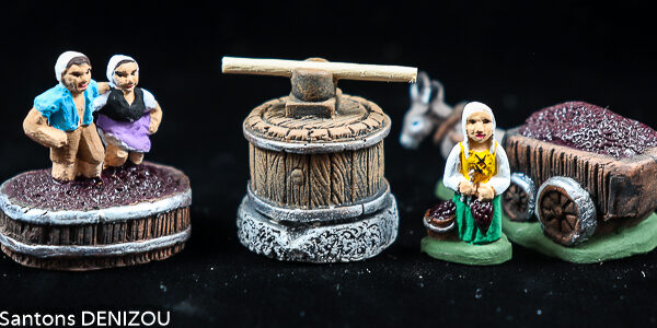 Vendangeuse pour santon puce de 2cm